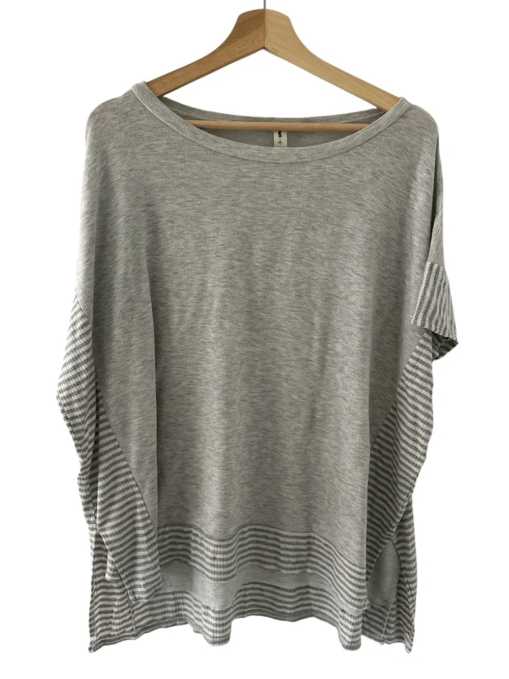 Vanilla Bay Gray White Striped Oversized Tunic Top Medium athleisure casual - Picture 1 of 2